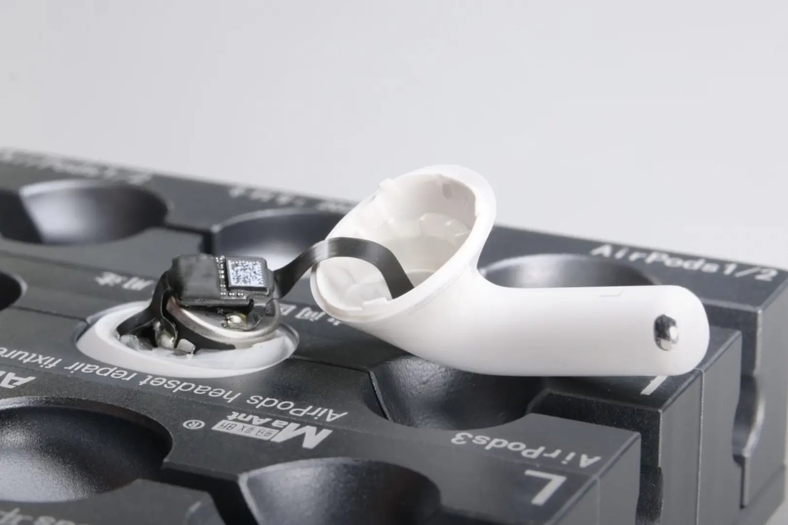 laurel, ms phone repair nearby AirPods Teardown