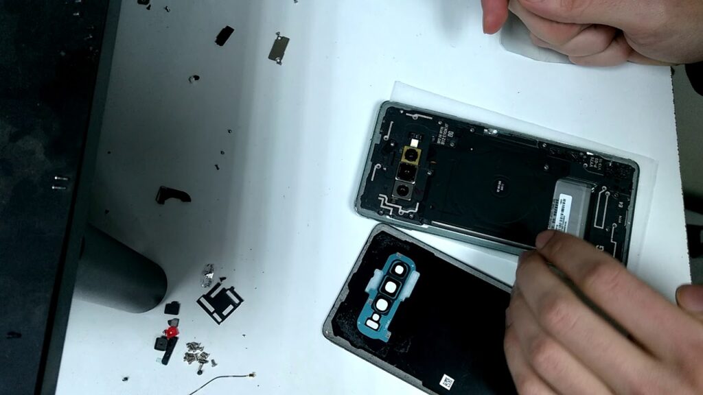 laurel, ms repair nearby Galaxy S10 – Removing the mainboard