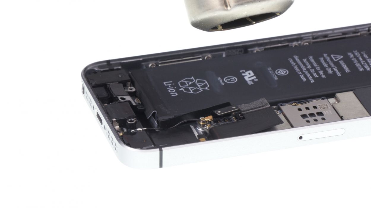 laurel, ms phone repair nearby DIY Guide to Replace Volume Control Cable iPhone SE (2020)