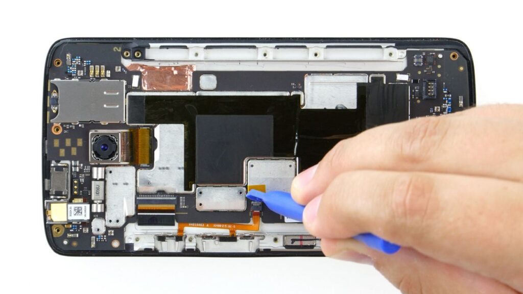 laurel, ms repair nearby DIY Guide to Remove the PCB on Moto X Play – Step-by-Step