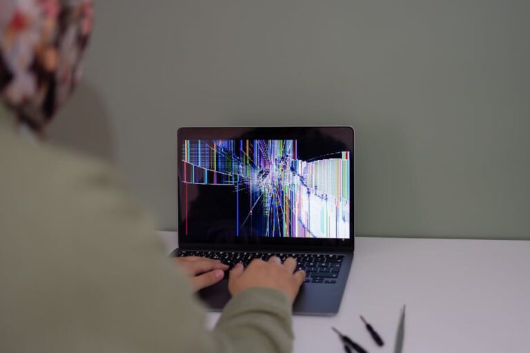 Don’t Panic! A Step-by-Step Guide to Repairing Your HP Laptop Screen