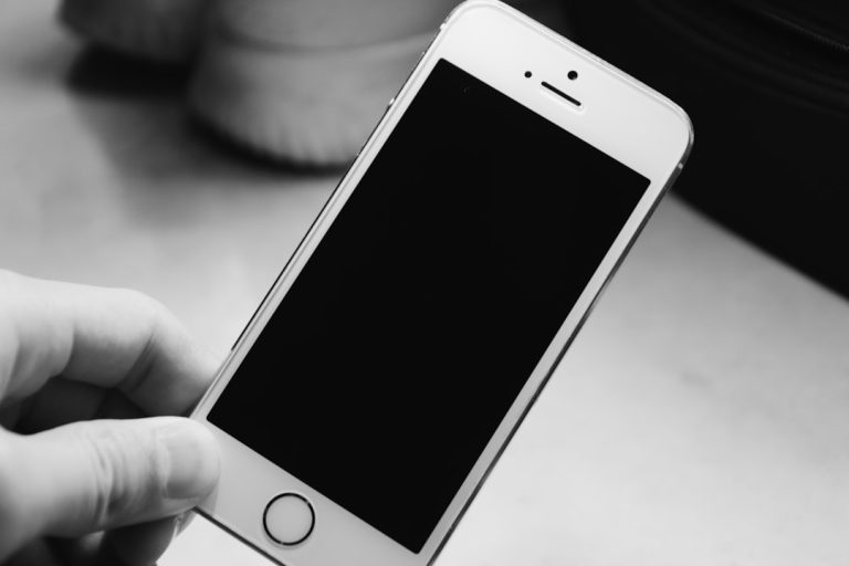 iPhone black screen fix and other hardware hacks