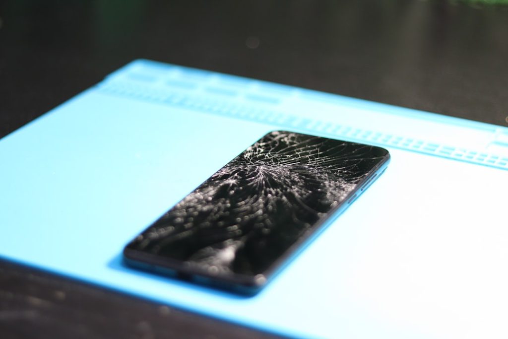 The Ultimate iPhone 12 Screen Repair Manual