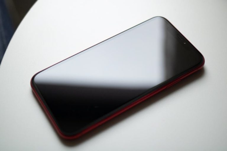 iPhone XR cracked screen repair vs replacement guide
