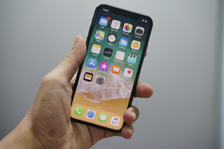 best iphone screen replacement